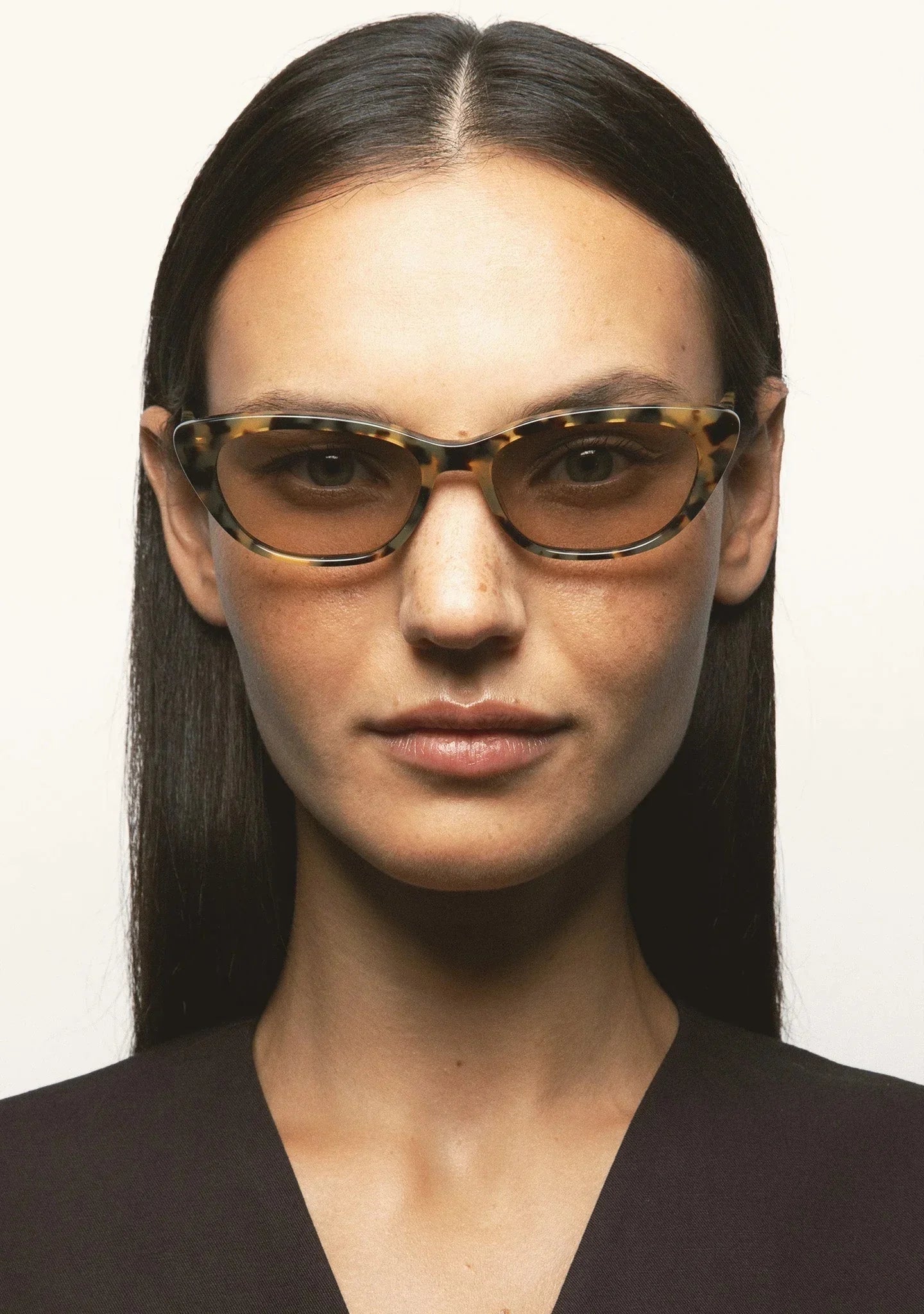 Tendances lunettes de soleil 2026 : la petite forme et l'aviateur s'imposent - Les Lunettes de Pauline