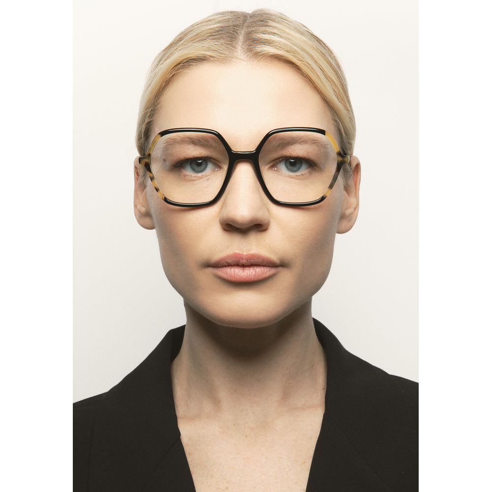 Kaleos Lynch Noir 01 portée - Les Lunettes de Pauline