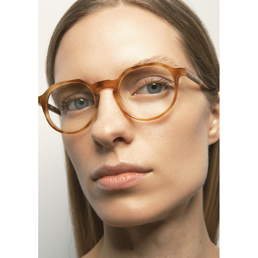Kaleos Berkus M Havane Ambré 04 portée, trois-quarts - Les Lunettes de Pauline