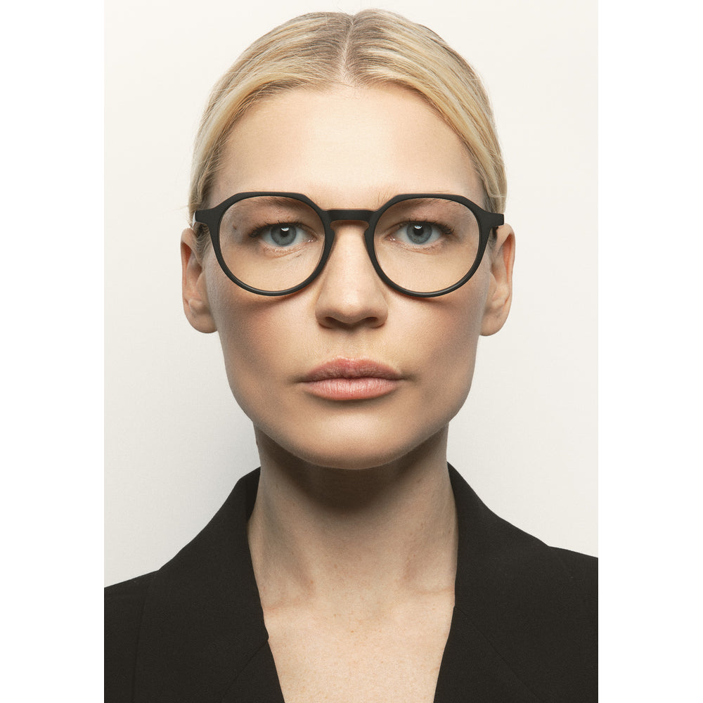 Kaleos Berkus L Noir Mat 01 portée - Les Lunettes de Pauline