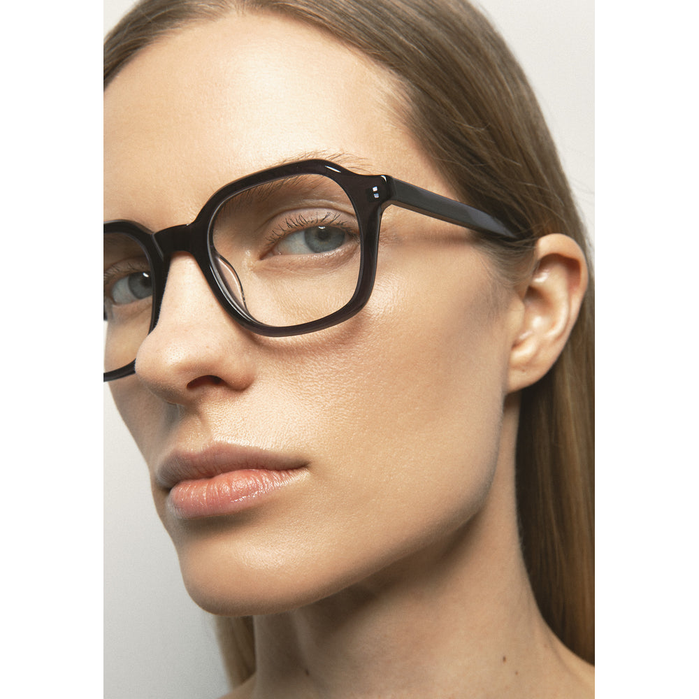 Kaleos Lawrence Bleu Marine Cristal 04 portée, trois-quarts - Les Lunettes de Pauline