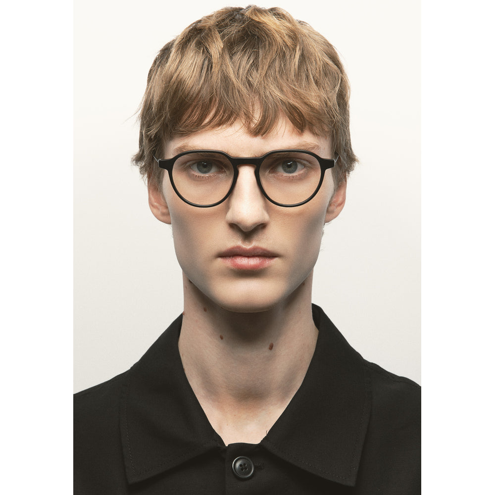 Kaleos Harper M Noir Mat 01 portée, second plan - Les Lunettes de Pauline