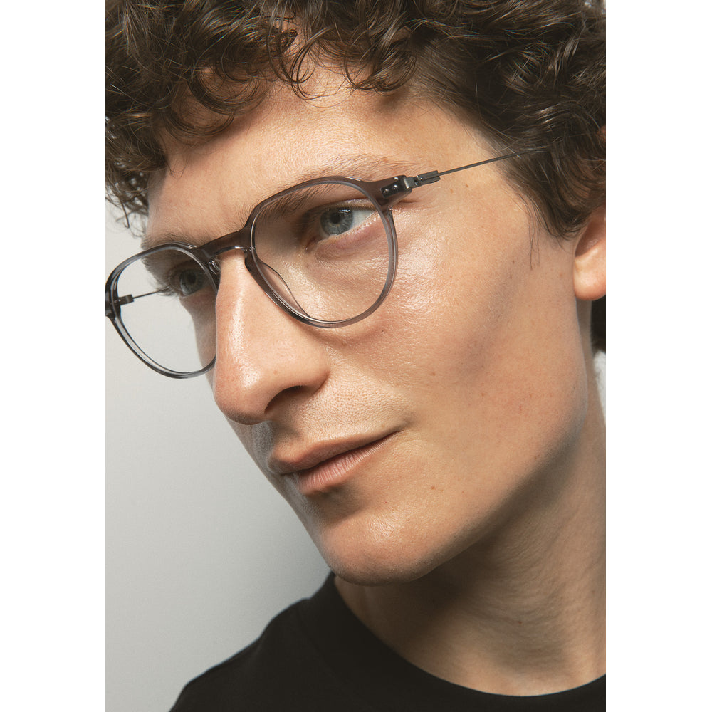 Kaleos Harper M Gris Cristal 05 portée, détail - Les Lunettes de Pauline
