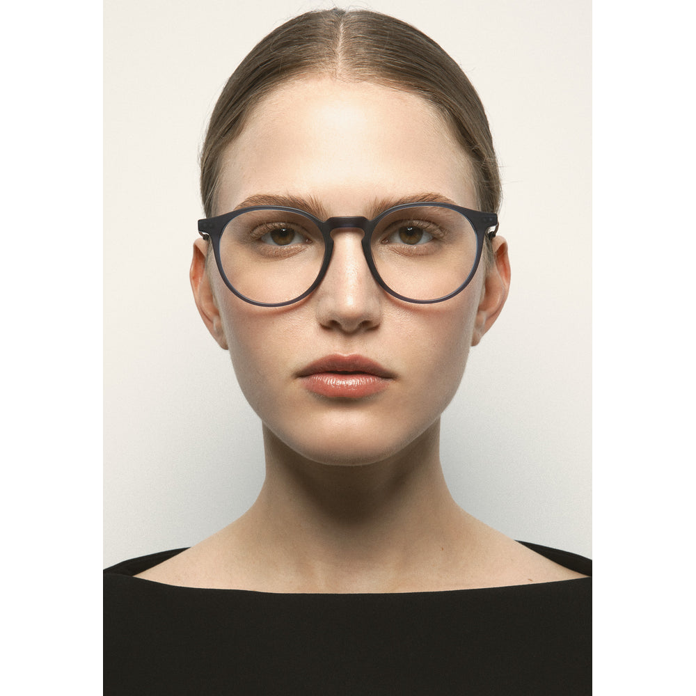Kaleos Aldrin L Bleu Marine Cristal Mat 03 portée - Les Lunettes de Pauline