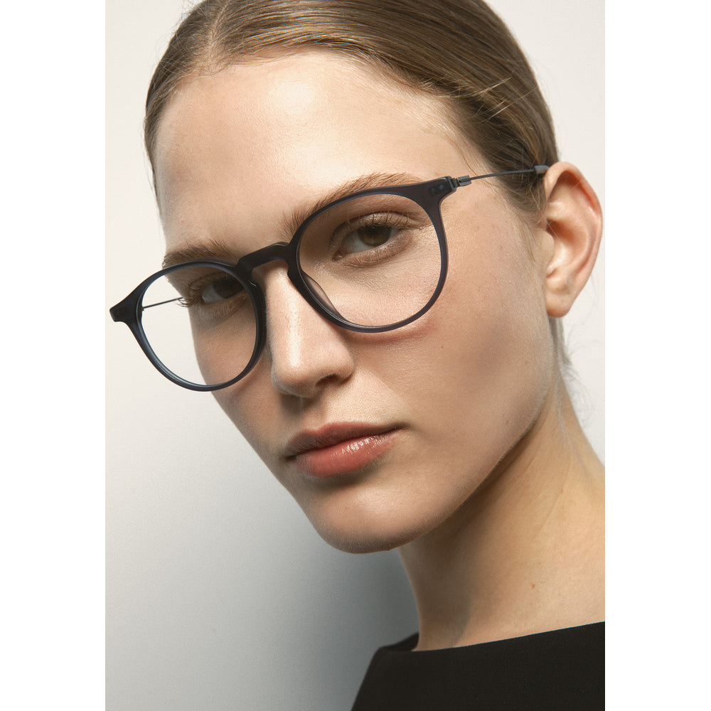 Kaleos Aldrin L Bleu Marine Cristal Mat 03 portée, trois-quarts - Les Lunettes de Pauline