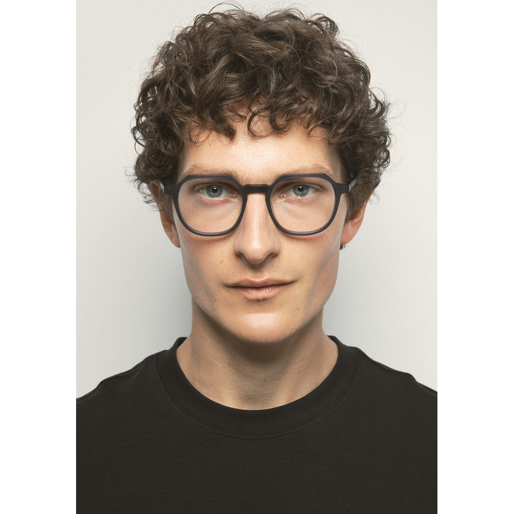Kaleos Delacorte M Bleu Marine Cristal Mat 03 portée, second plan - Les Lunettes de Pauline
