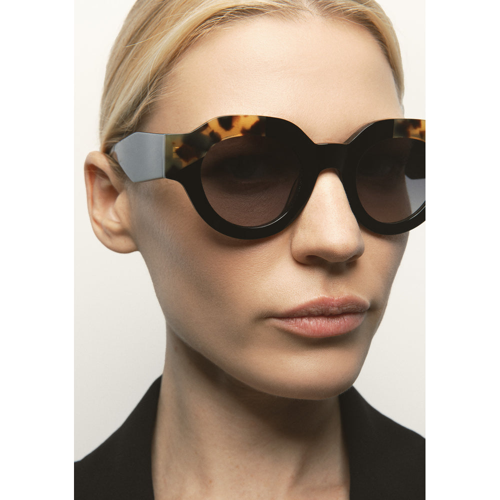 Kaleos Travers Noir 01 portée, trois-quarts - Les Lunettes de Pauline