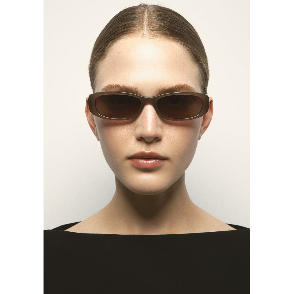 Kaleos Minx Marron Laiteux 03 portée - Les Lunettes de Pauline