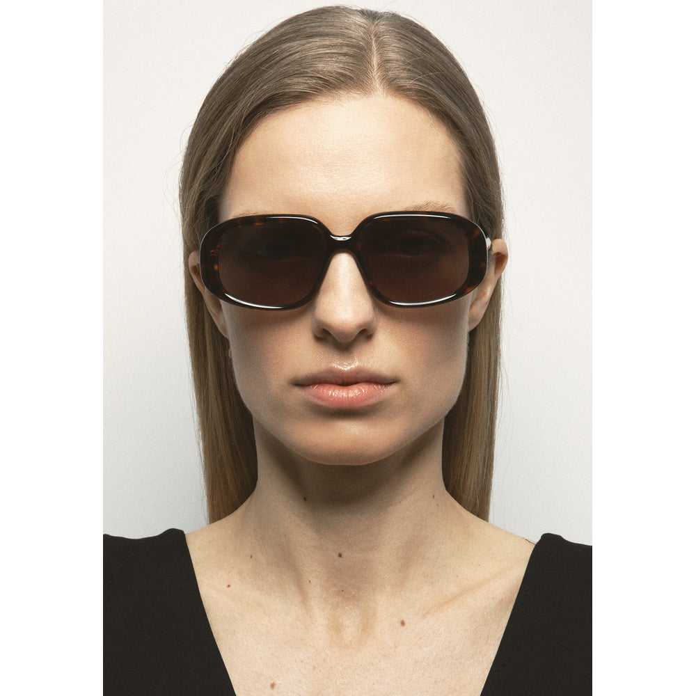 Kaleos Casting Havane Foncé 02 portée - Les Lunettes de Pauline