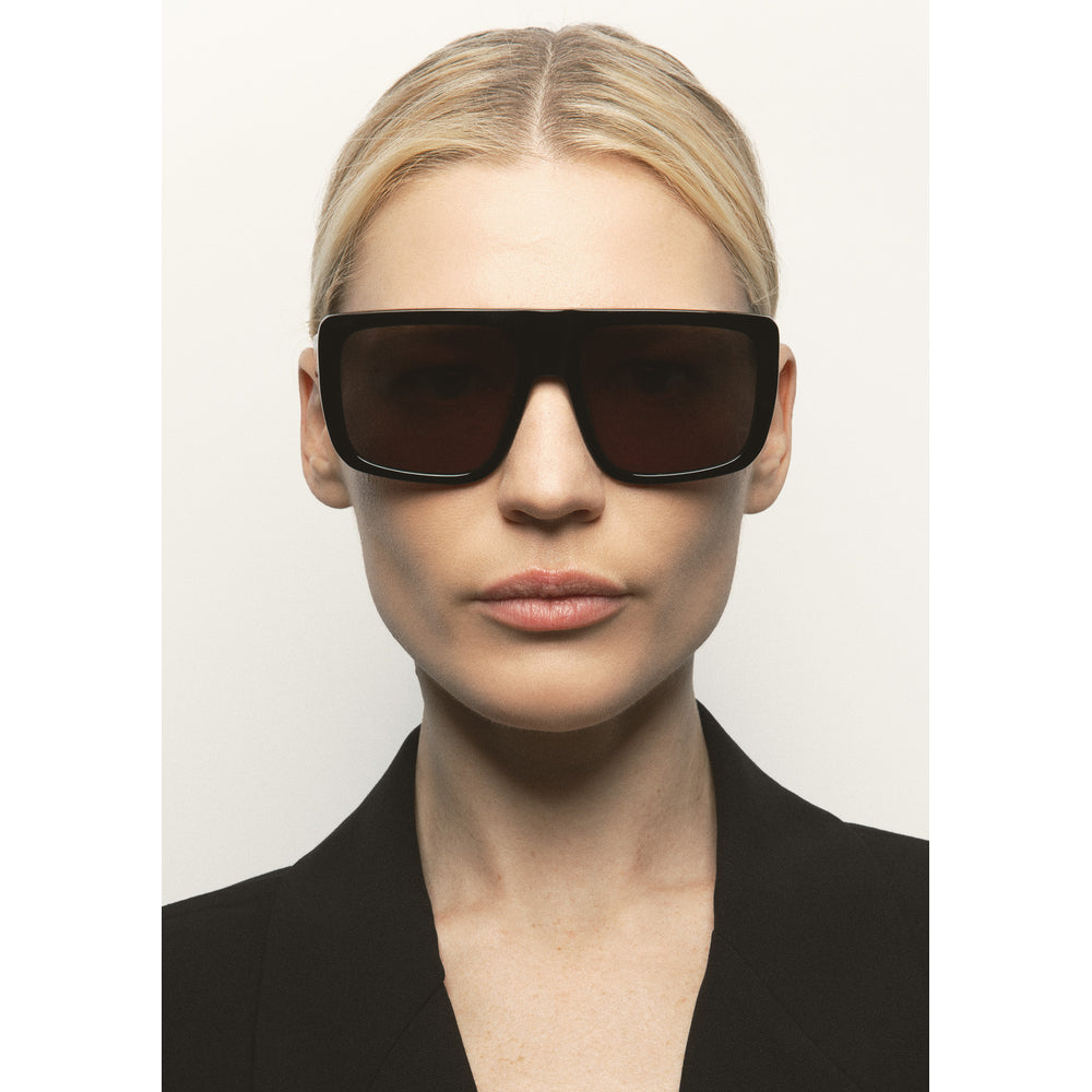 Kaleos Bender Noir 01 portée - Les Lunettes de Pauline