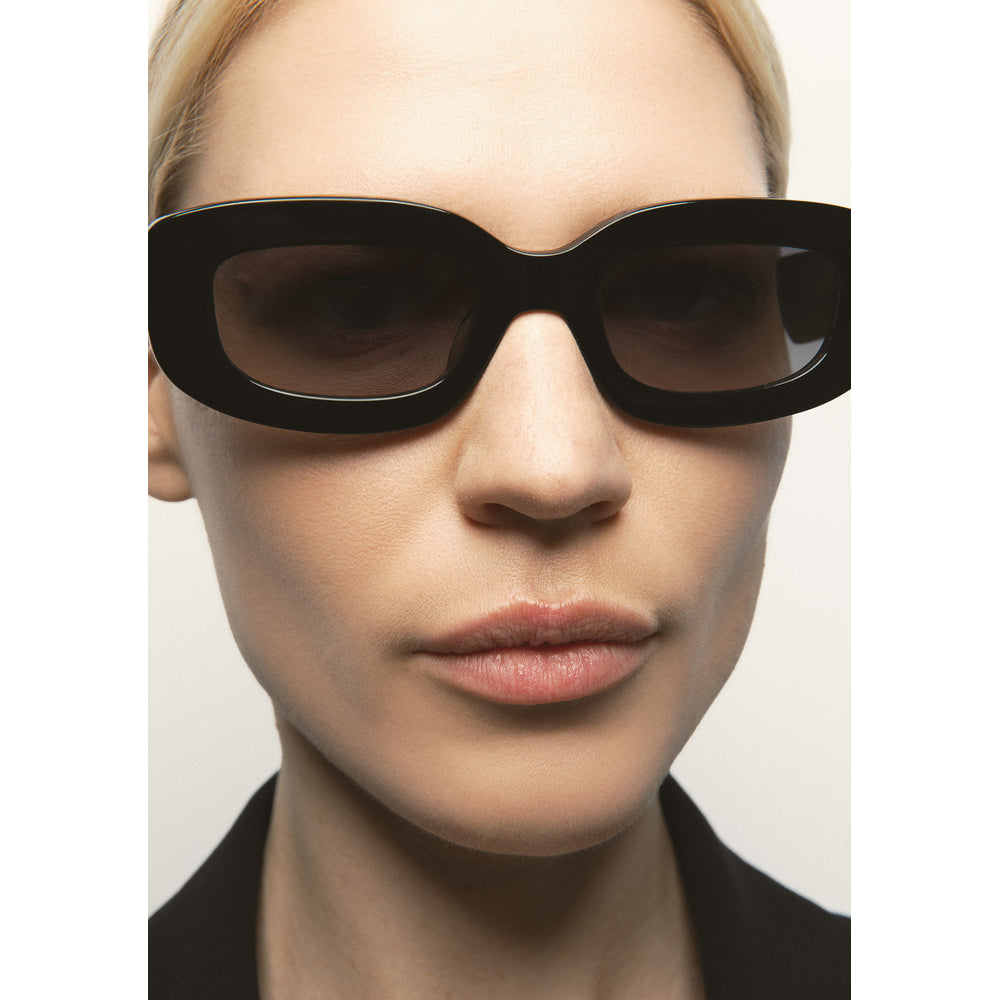 Kaleos Eluard Noir 01 portée, trois-quarts - Les Lunettes de Pauline