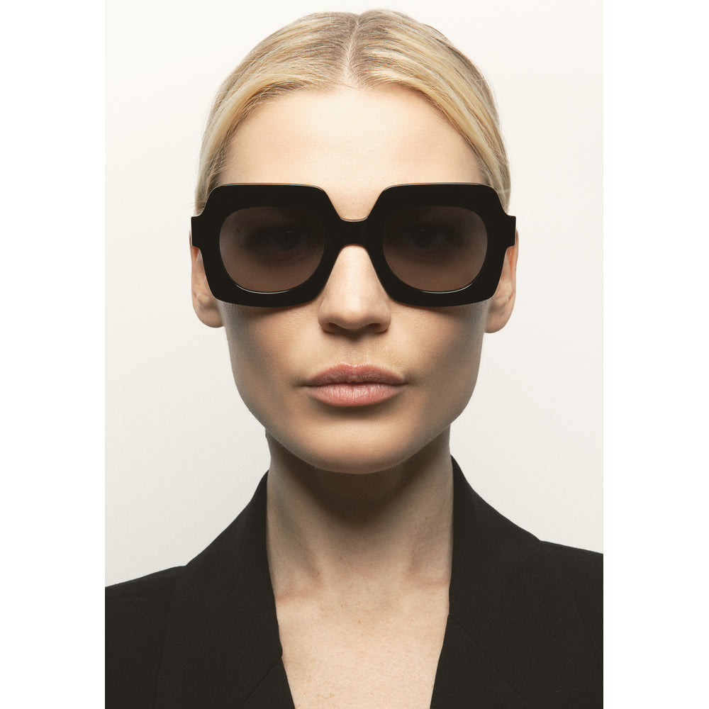 Kaleos Beaumier Noir 01 portée - Les Lunettes de Pauline