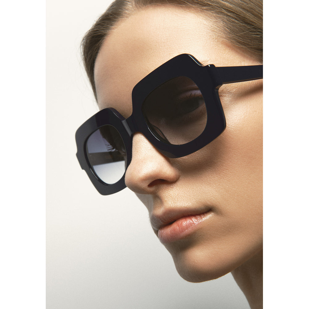 Kaleos Beaumier Bleu Marine 04 portée, trois-quarts - Les Lunettes de Pauline