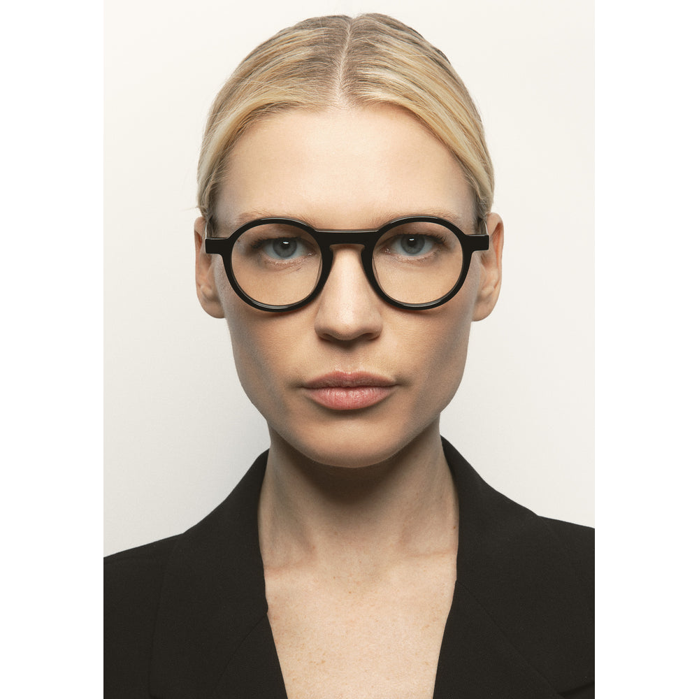 Kaleos Heller Noir 01 portée - Les Lunettes de Pauline
