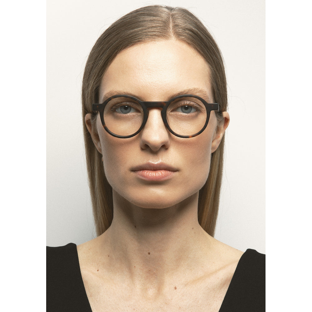 Kaleos Heller Havane Foncé Mat 02 portée - Les Lunettes de Pauline