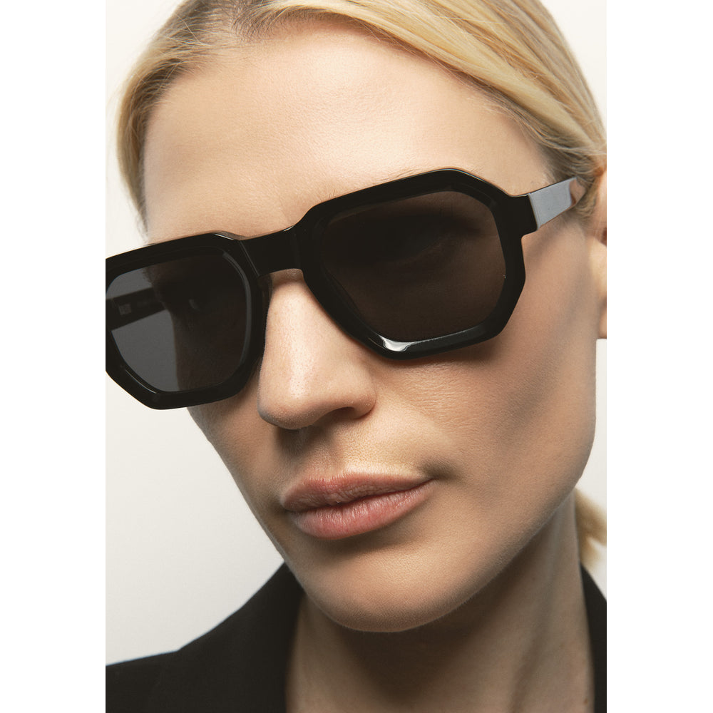 Kaleos Pearce Noir 01 portée, trois-quarts - Les Lunettes de Pauline