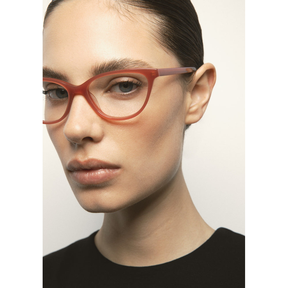 Kaleos Staples Corail 05 portée, trois-quarts - Les Lunettes de Pauline