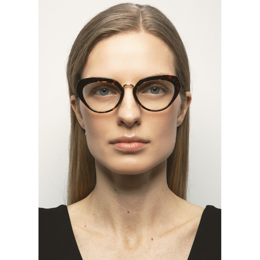 Kaleos Kostich Havane Foncé 02 portée - Les Lunettes de Pauline