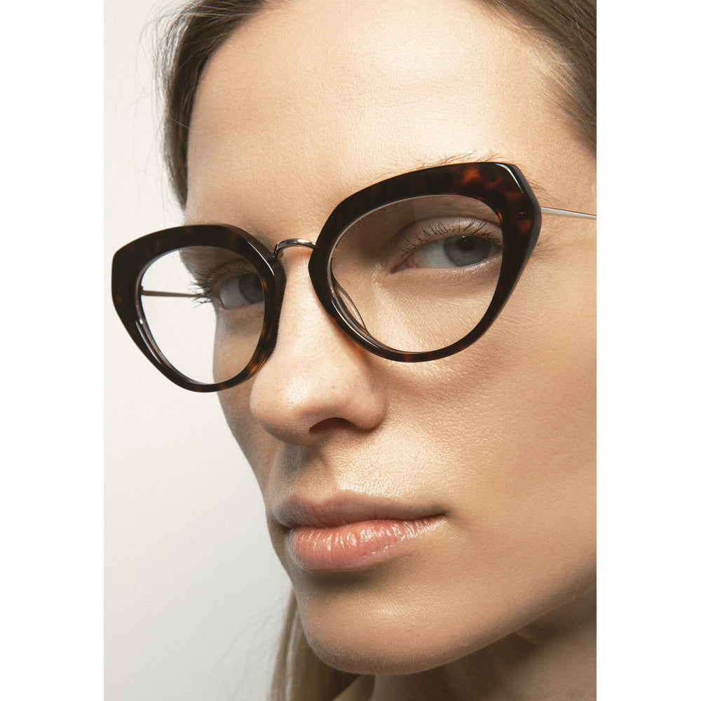 Kaleos Kostich Havane Foncé 02 portée, trois-quarts - Les Lunettes de Pauline