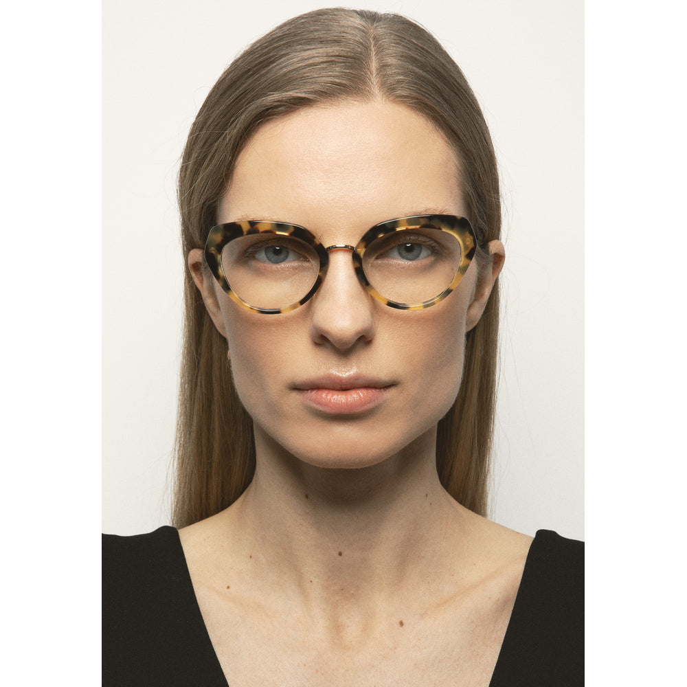 Kaleos Kostich Havane Moucheté 06 portée - Les Lunettes de Pauline