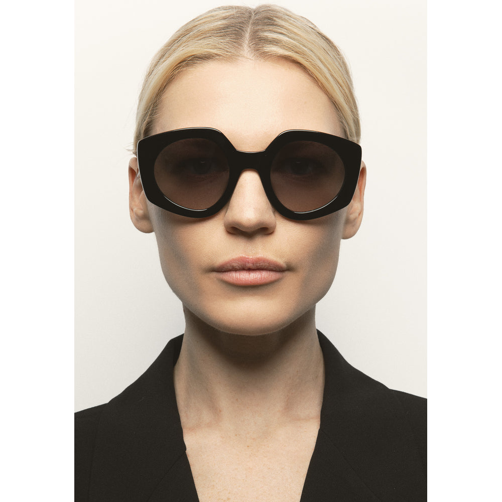 Kaleos Almeida Noir 01 portée - Les Lunettes de Pauline