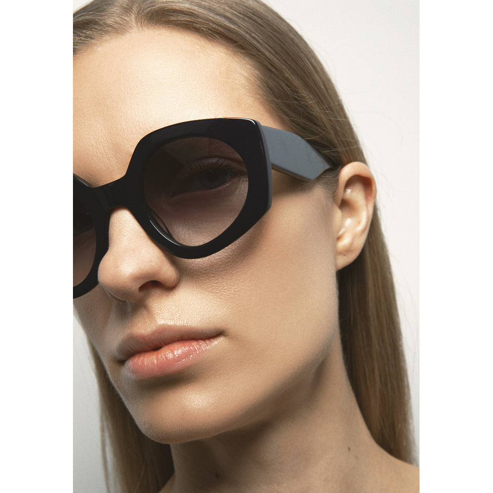 Kaleos Almeida Bleu Marine 04 portée, trois-quarts - Les Lunettes de Pauline