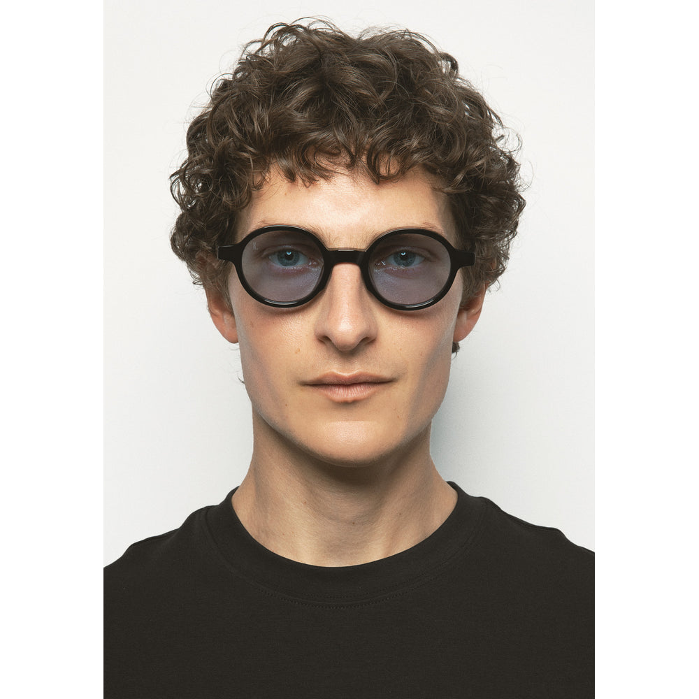 Kaleos Higgins Noir 01 portée - Les Lunettes de Pauline