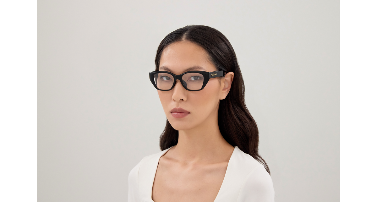 Saint Laurent SL Logo SL 924/F Noir 001 portée - Les Lunettes de Pauline