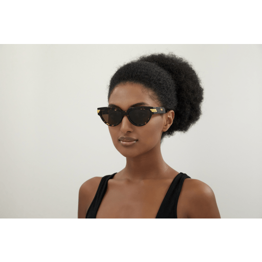 Bottega Veneta BV1035S Écaille 002 portée - Les Lunettes de Pauline