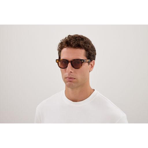 Bottega Veneta BV1441S Écaille 002 portée - Les Lunettes de Pauline