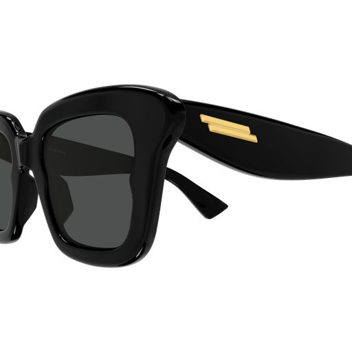Bottega Veneta BV1493S Noir 001 en détail des branches - Les Lunettes de Pauline
