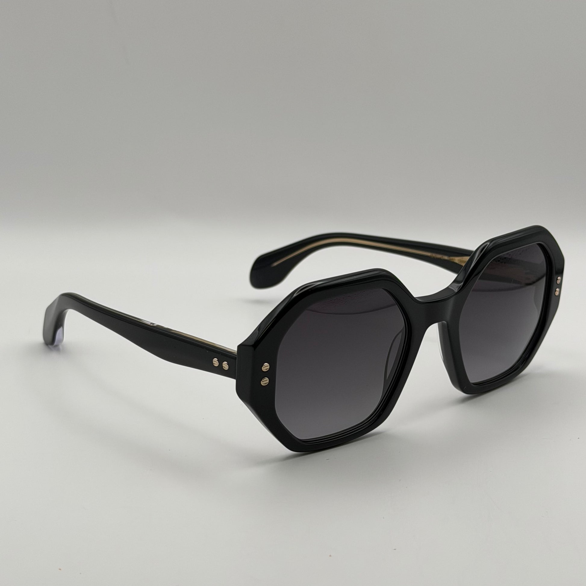 Gigi Studios Thrive 020