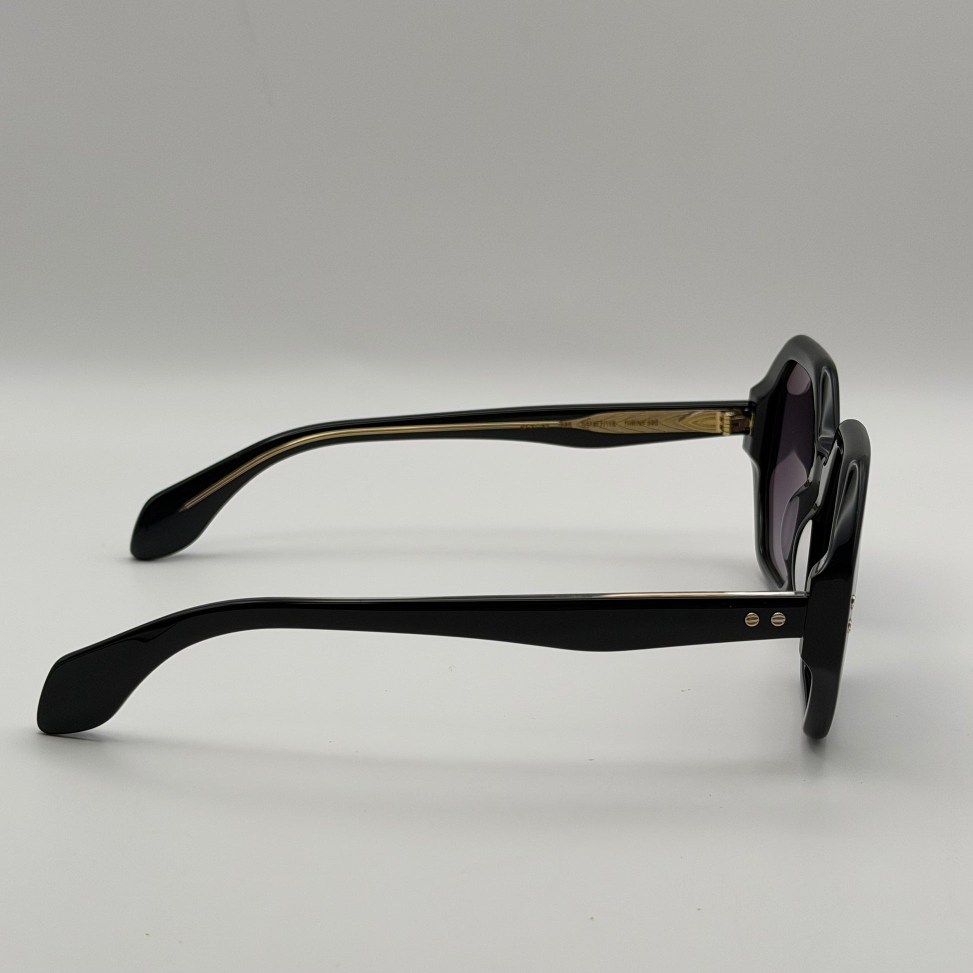 Gigi Studios Thrive 020