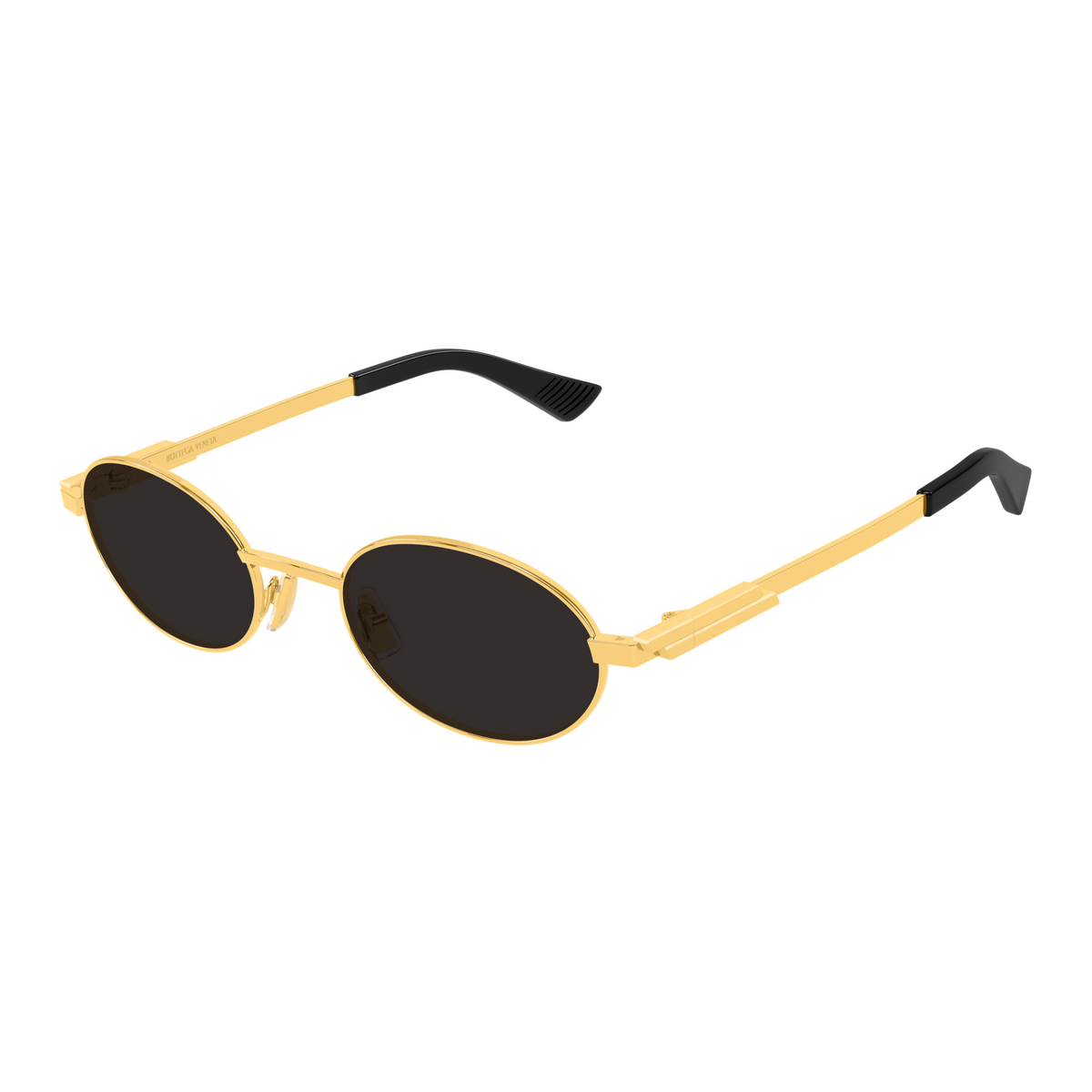 Bottega Veneta BV1470S Doré 001 de trois-quarts - Les Lunettes de Pauline
