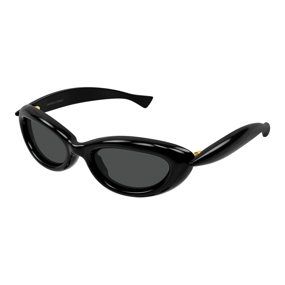Bottega Veneta BV1484S Noir 001 de trois-quarts - Les Lunettes de Pauline