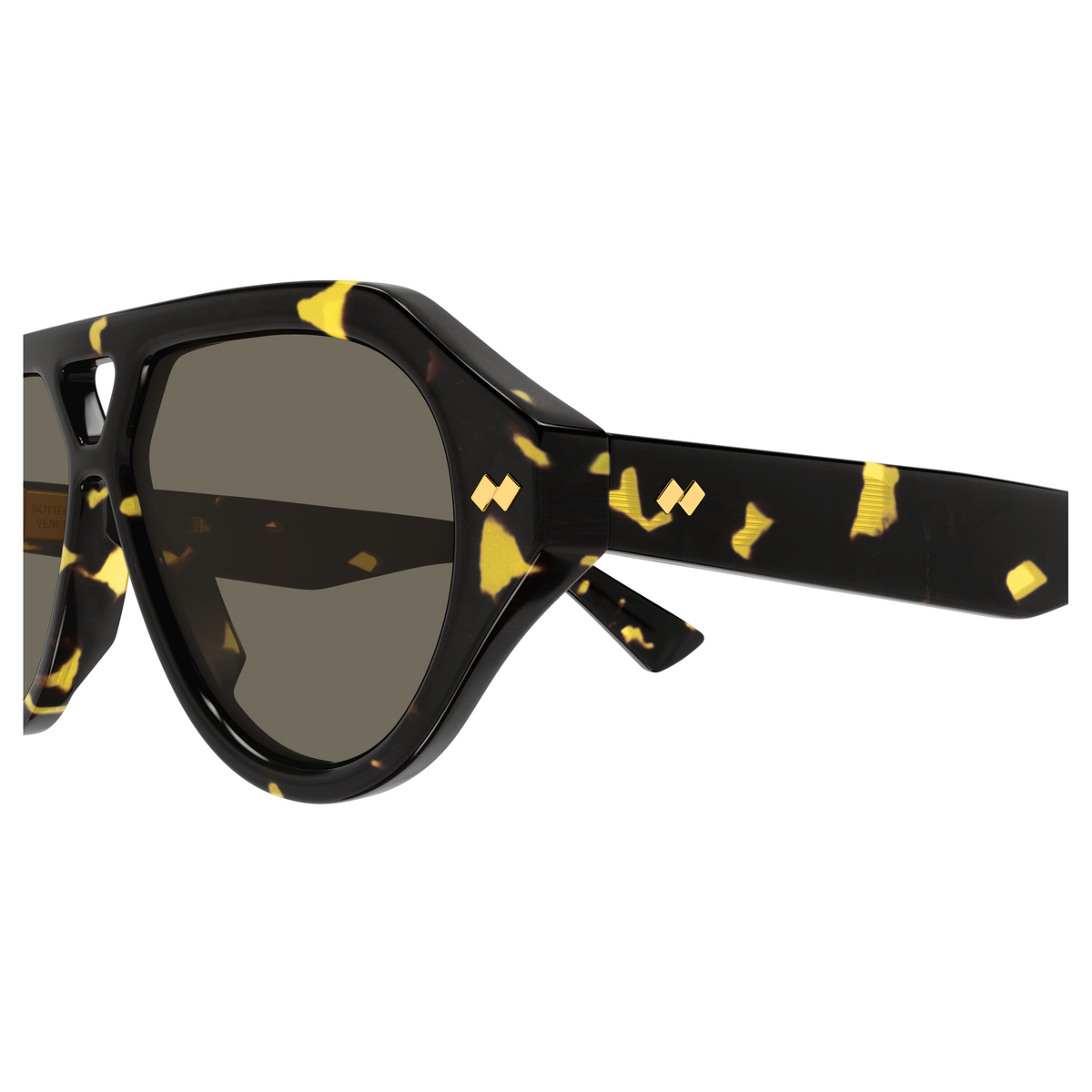 Bottega Veneta BV1485S Écaille Havane 002 en détail des branches - Les Lunettes de Pauline