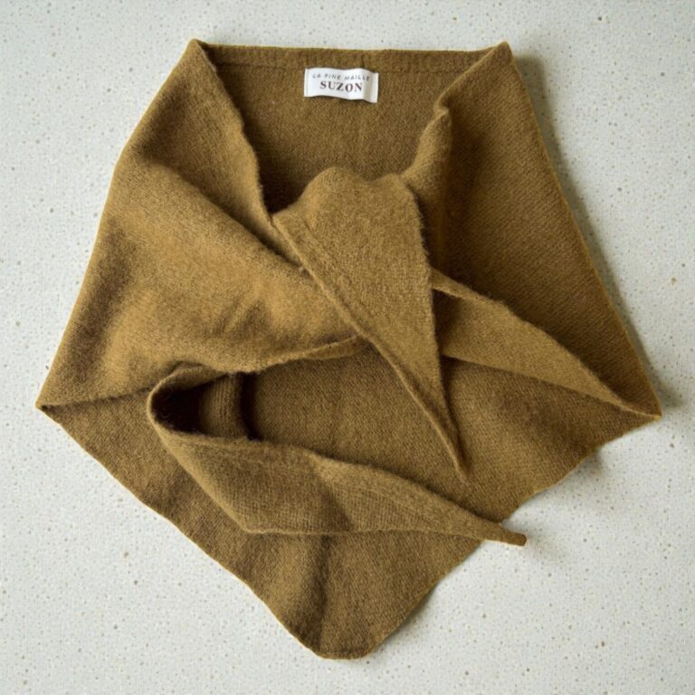 Foulard triangle SUZON 100% laine vert olive - Les Lunettes de Pauline