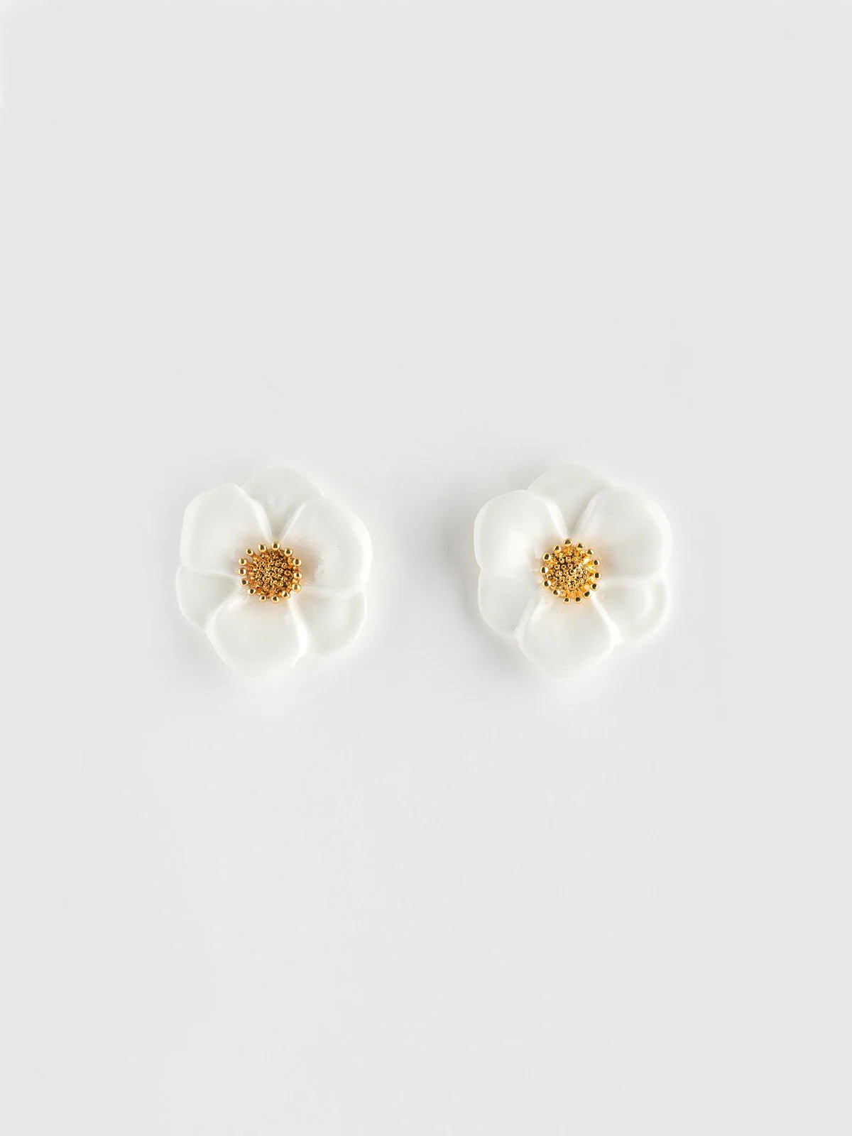 Puces d'oreilles fleur blanche - Nach - Les Lunettes de Pauline